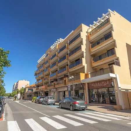 Saint James-14 By Interhome